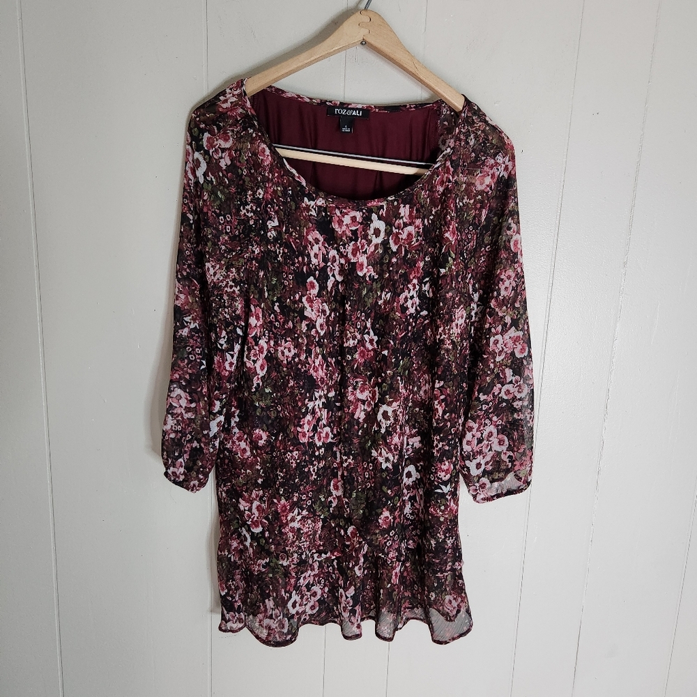 Roz & Ali floral blouse top chiffon overlay fly away panels burgundy red black L